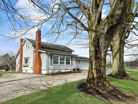 2nd image of 5520 Crane Rd