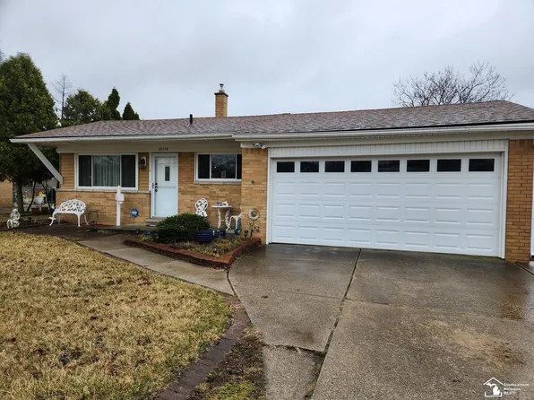 31715 Lynne Dr, Rockwood, MI 48173