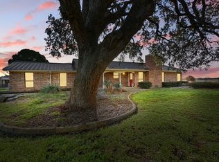401 Hubbard Ln, Lipan, TX 76462