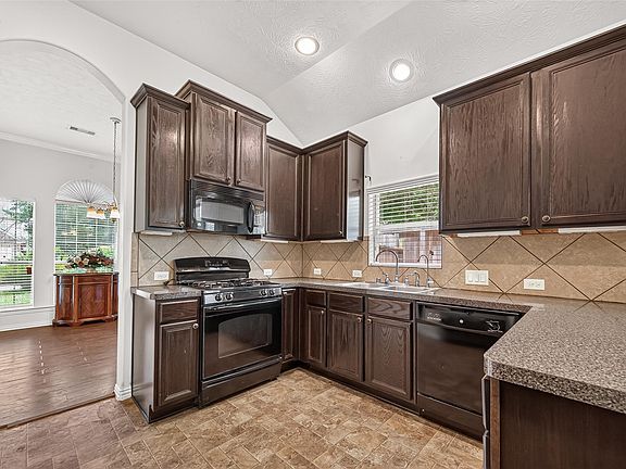 5th image of 10511 Whisper Bluff Dr