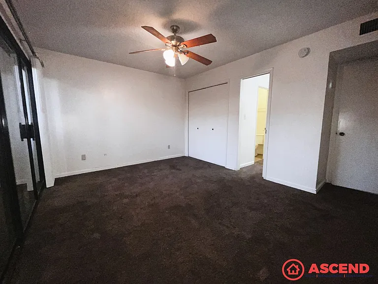 2531 Olive Street — Photo 20