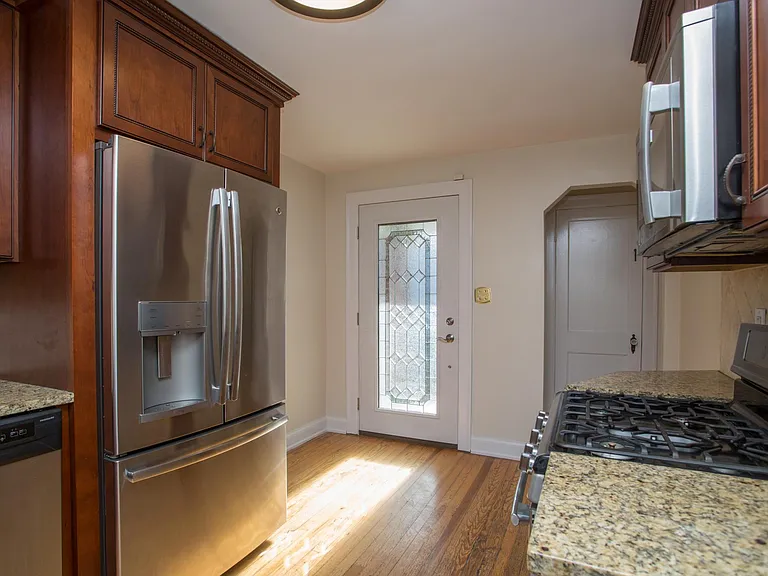 1319 Hull St — Photo 14