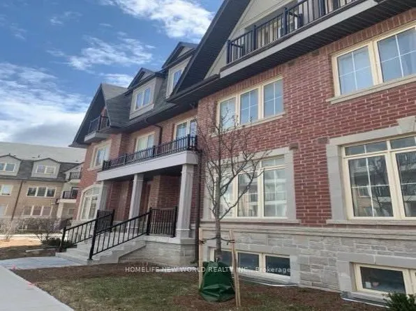 12 Eaton Park Ln #10, Toronto, ON M1W 0A5