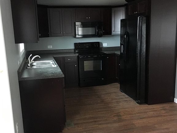 2nd image of 114 Wood Ln #114