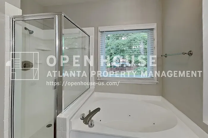 1240 Cedar Brook Dr NE — Photo 11