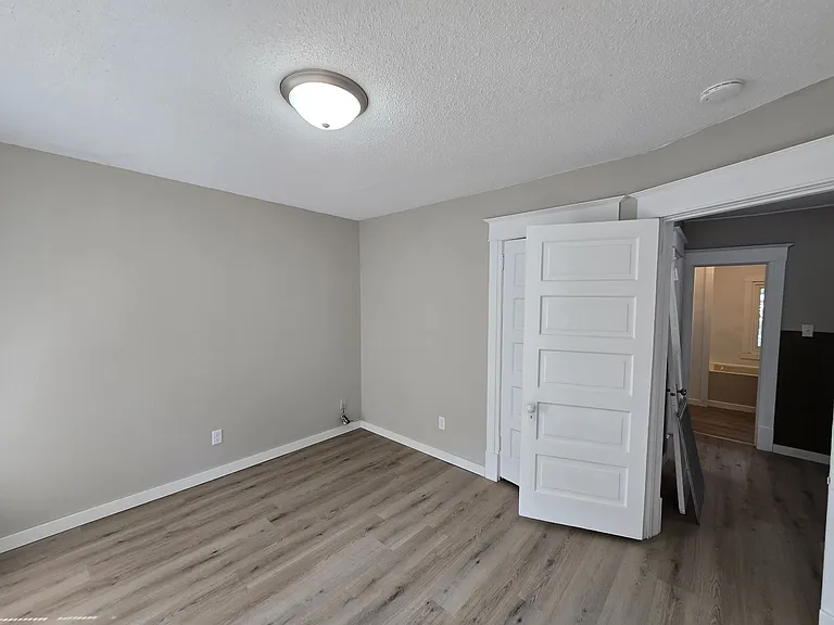 422 Baltimore St — Photo 19