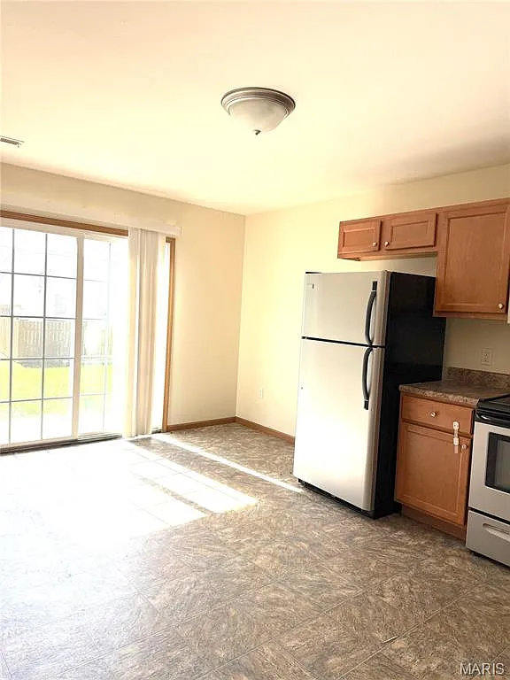 3 bed, 2.0 bath, 1200 sqft, $1,650 — Photo 3
