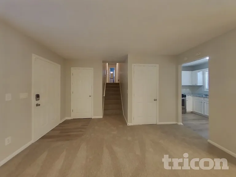 204 Campbell Dr — Photo 3