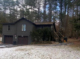 11 Gage Hill Dr, Lake Luzerne, NY 12846