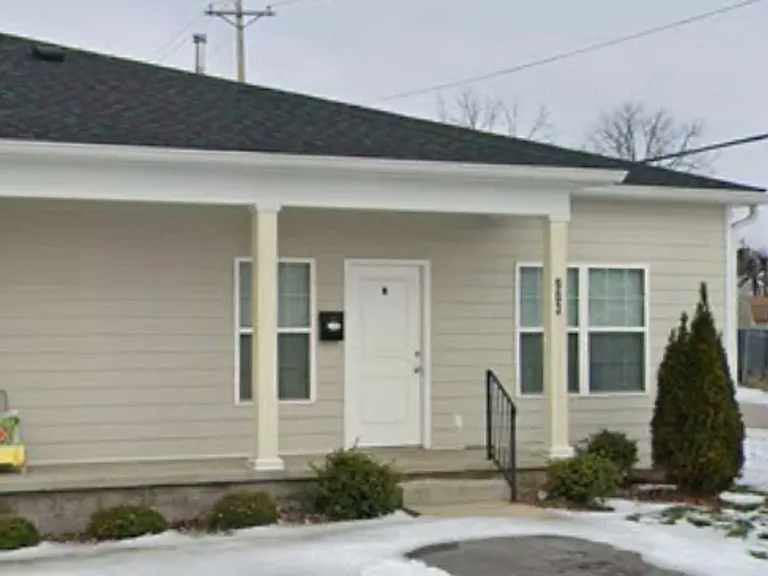 903 Fair St — Photo 2
