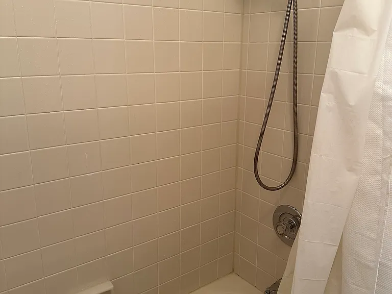 Second Bath (2nd fl)