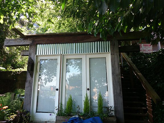 3rd image of 3218 Portage Bay Pl E
