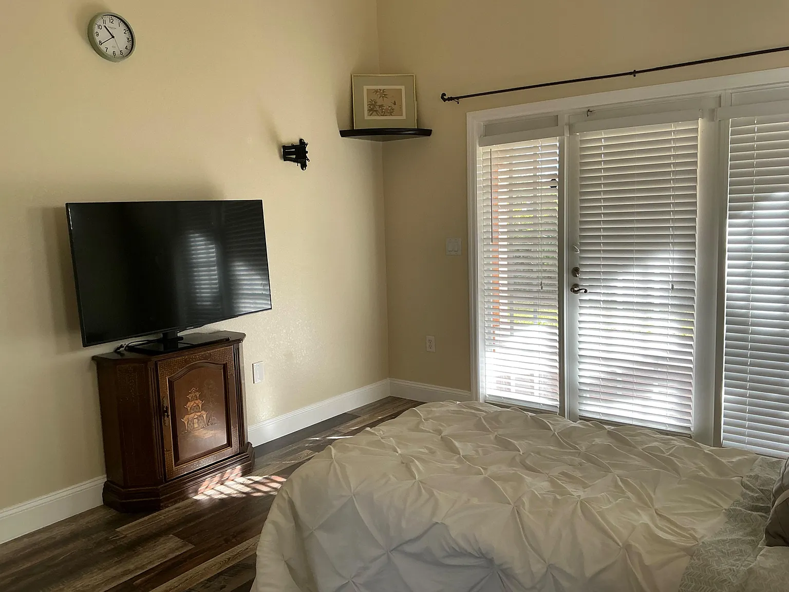 4 bed, 3.0 bath, 2025 sqft, $1,321 — Photo 3