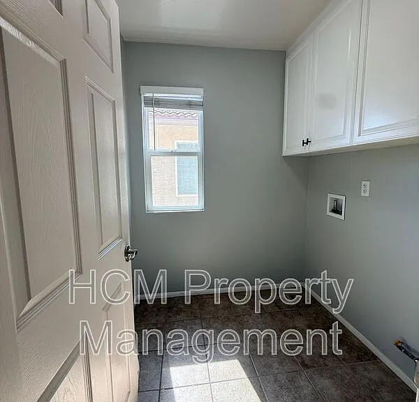 8043 E Loftwood Ln — Photo 18