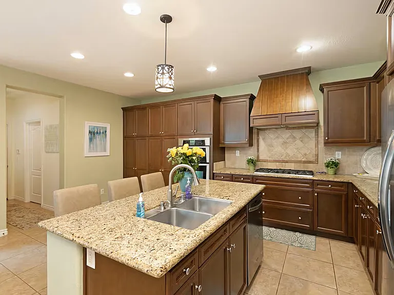 Fully Stocked Kitchen