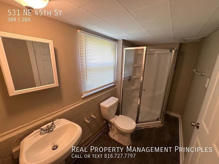 531 NE 45th St — Photo 14