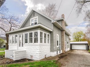 805 N Oak St, Durand, MI