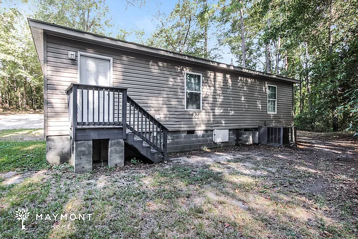 3 bed, 2.0 bath, 1192 sqft, $1,595 — Photo 3