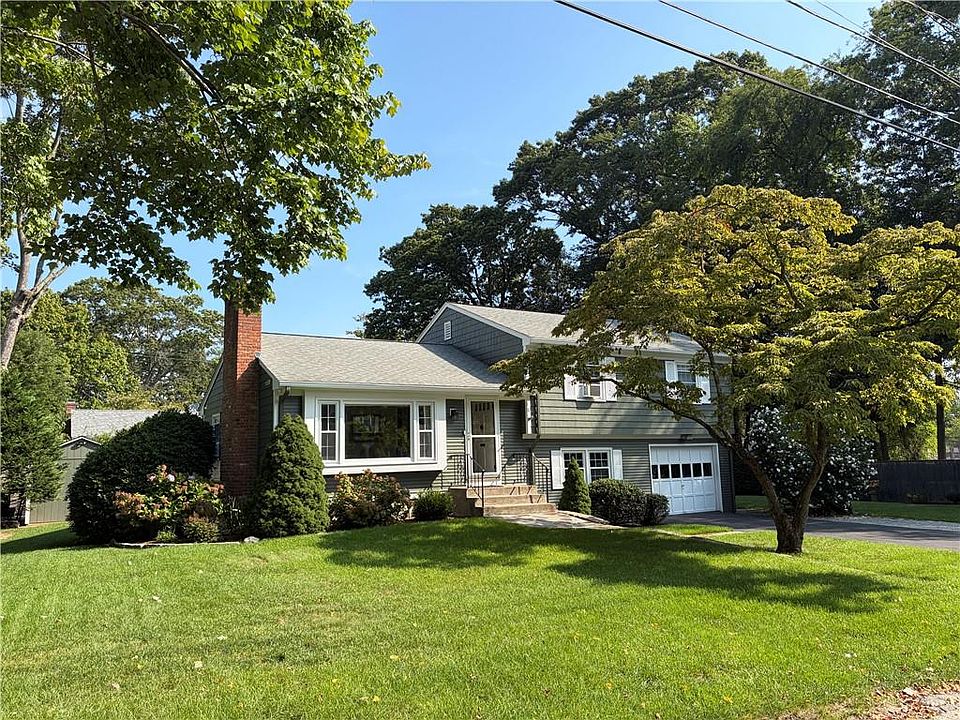 1st image of 10 Cherry Ln