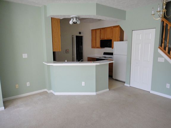 3rd image of 938 Prestwick Dr APT C
