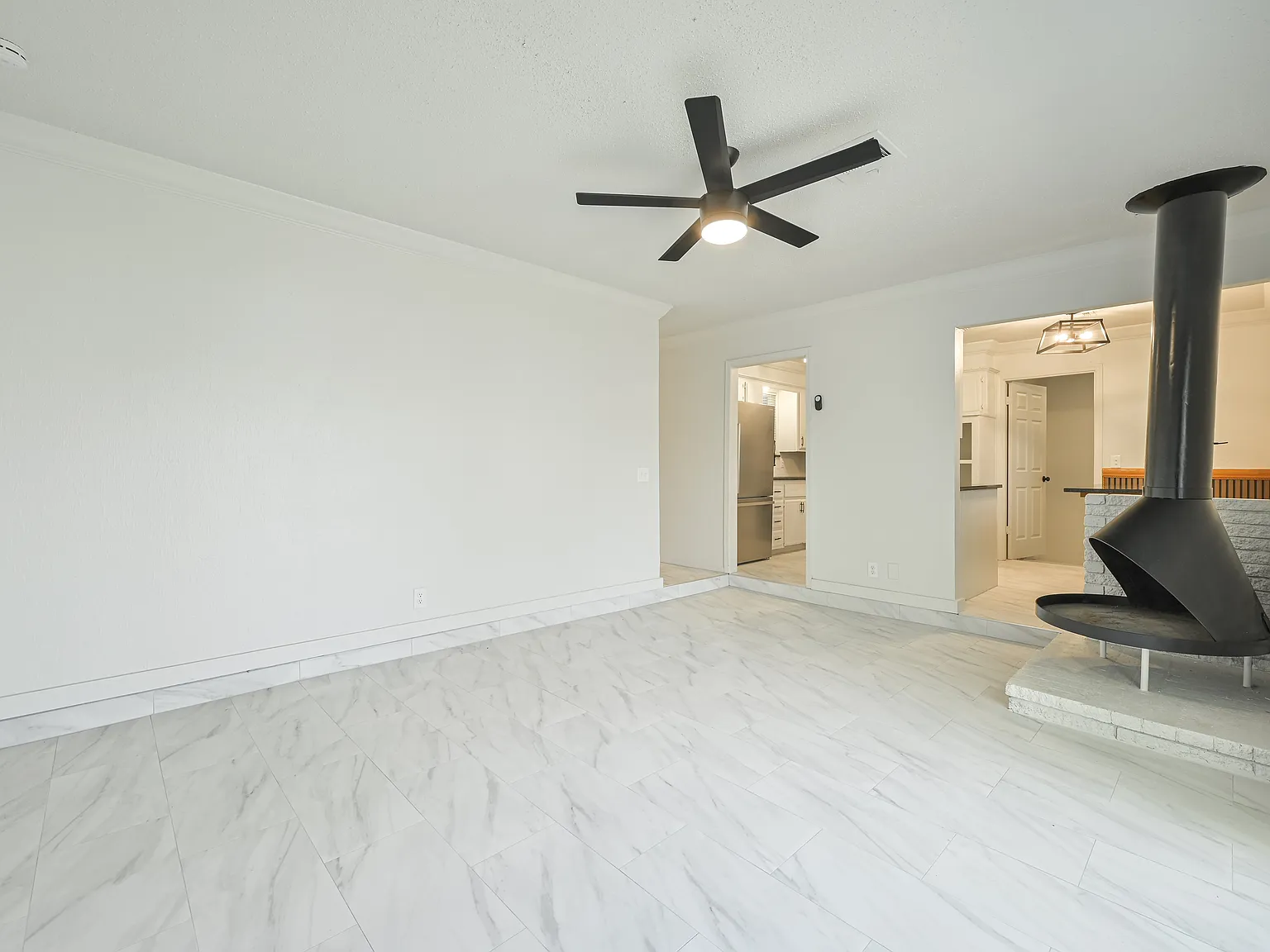4 bed, 1.5 bath, 1353 sqft, $1,345 — Photo 4