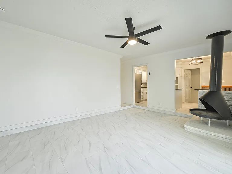 2525 SE 47th St — Photo 4
