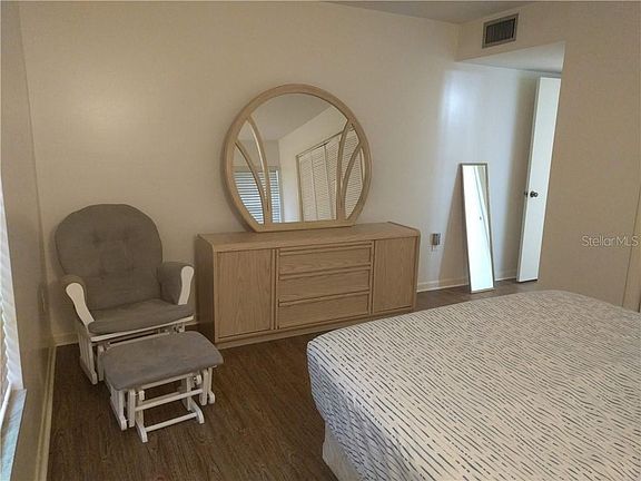 4th image of 6205 Greenleaf Ln #6205