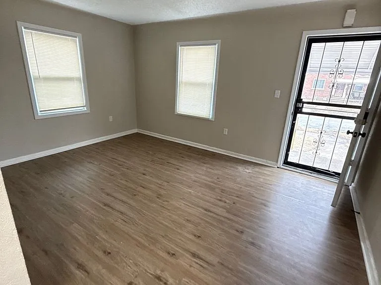 20506 Hanna St — Photo 2