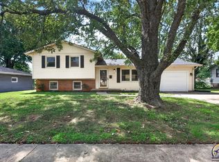 5317 SW 24th St, Topeka, KS 66614