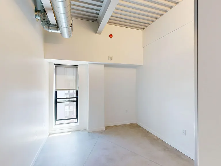 418 East Grand — Photo 80
