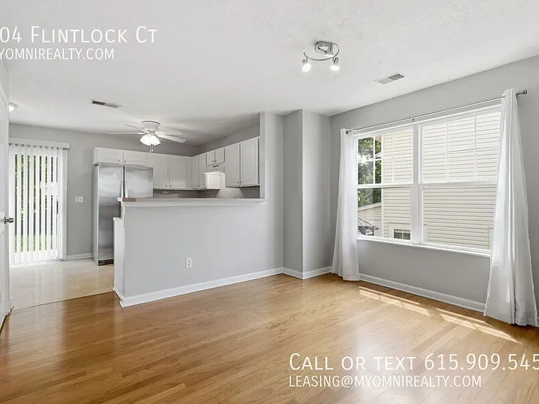 704 Courtney Ct — Photo 23