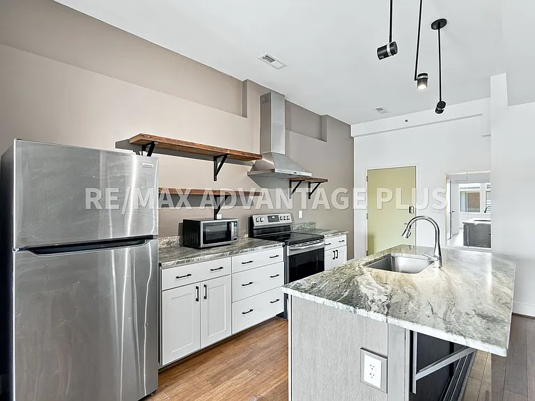 142 N Main St — Photo 7