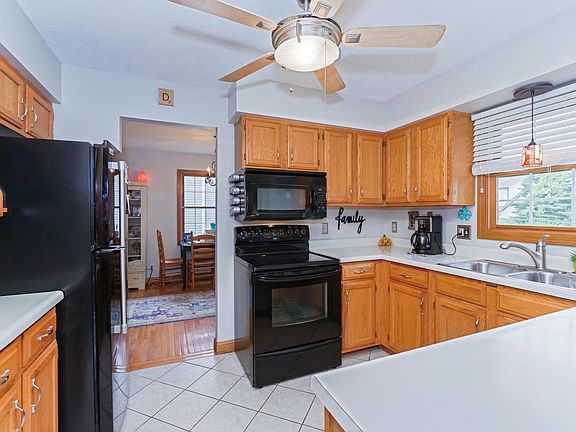 5th image of 3413 Fountain Lake Dr