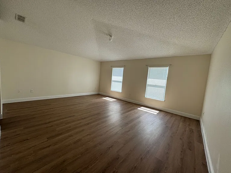 11718 Pethrick Dr — Photo 17