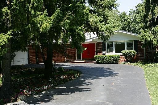 Entrance to garage on left