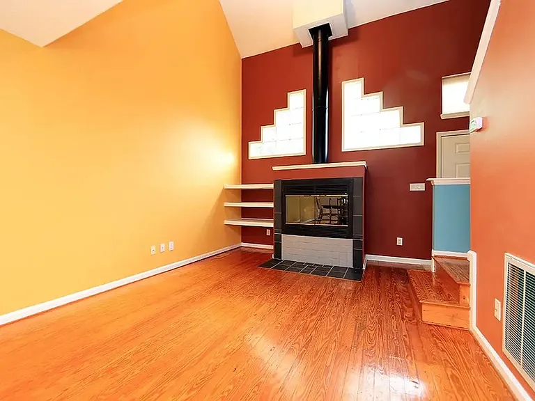 505 Fostoria Ct — Photo 31