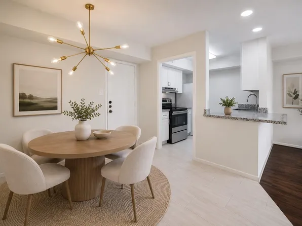 4645 Wild Indigo St APT 373, Houston, TX 77027