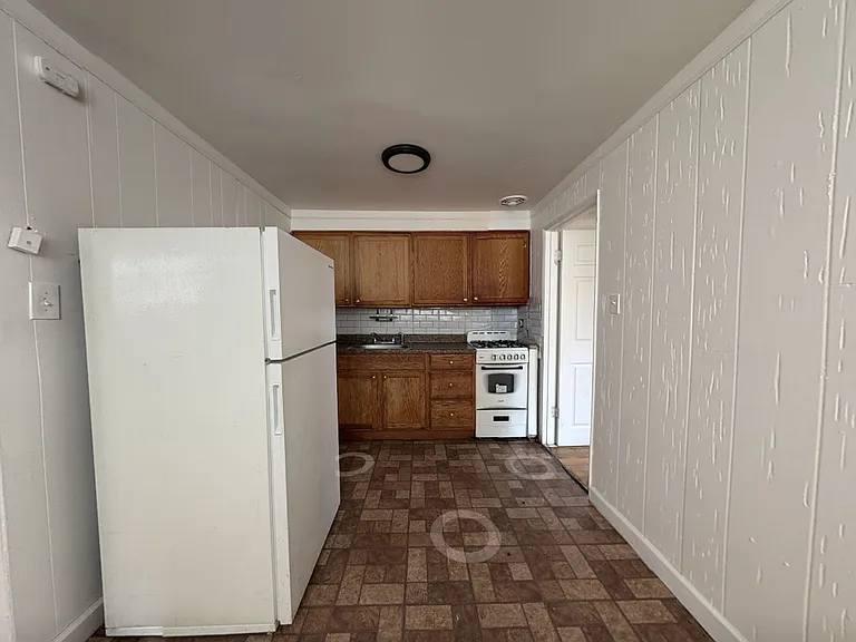 1902 Solly Apts — Photo 12
