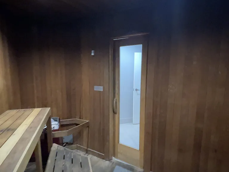 Augusta Court Apartments — Photo 9