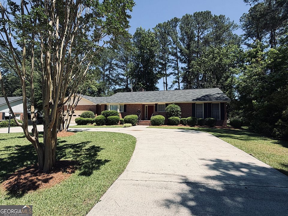 1st image of 683 Chestnut Dr