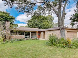 8319 N Lake Dr, Fox Pt, WI 53217