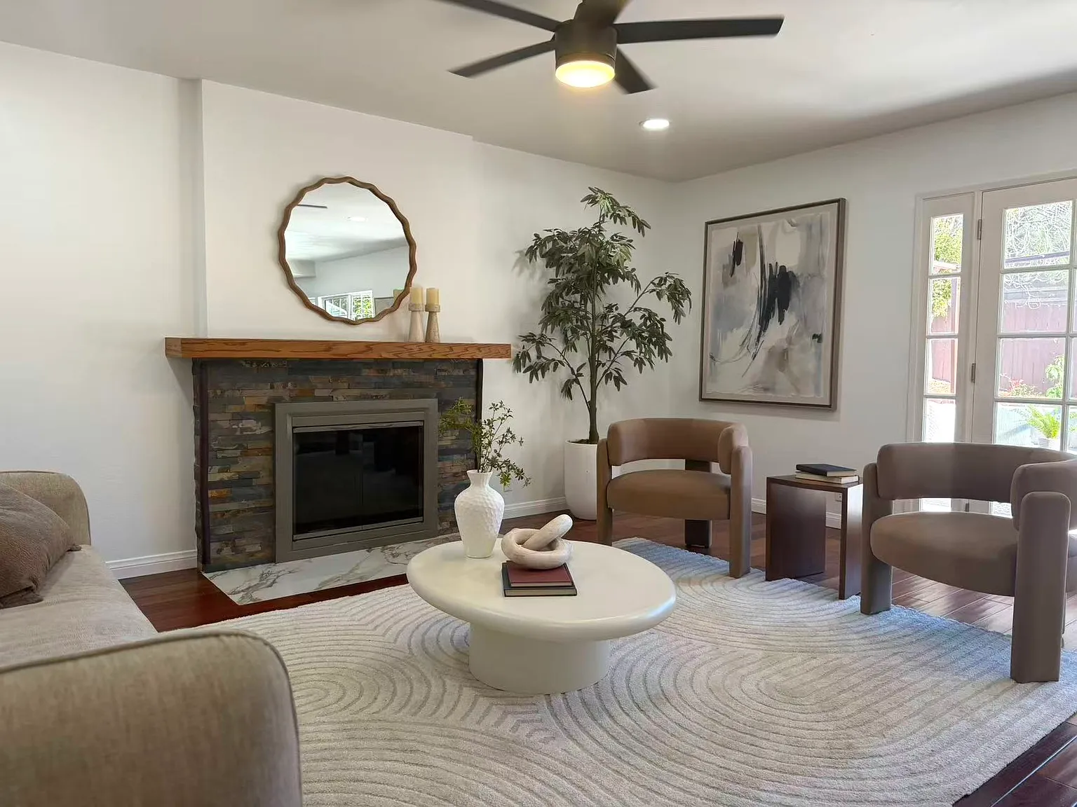 4 bed, 1977 sqft, $5,500 — Photo 3