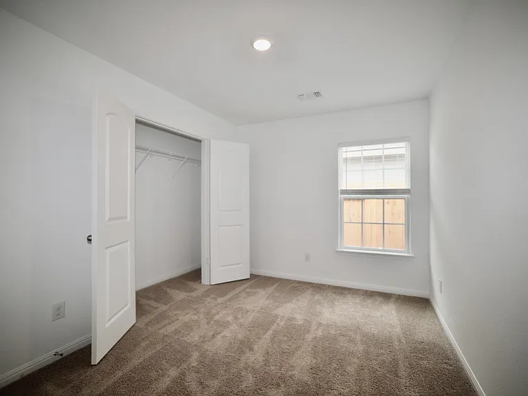 136 Maywood Ln — Photo 15