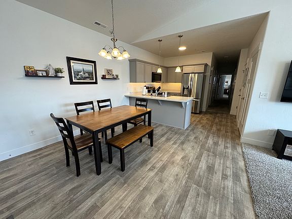 3rd image of 1787 N Festive Way Unit 303