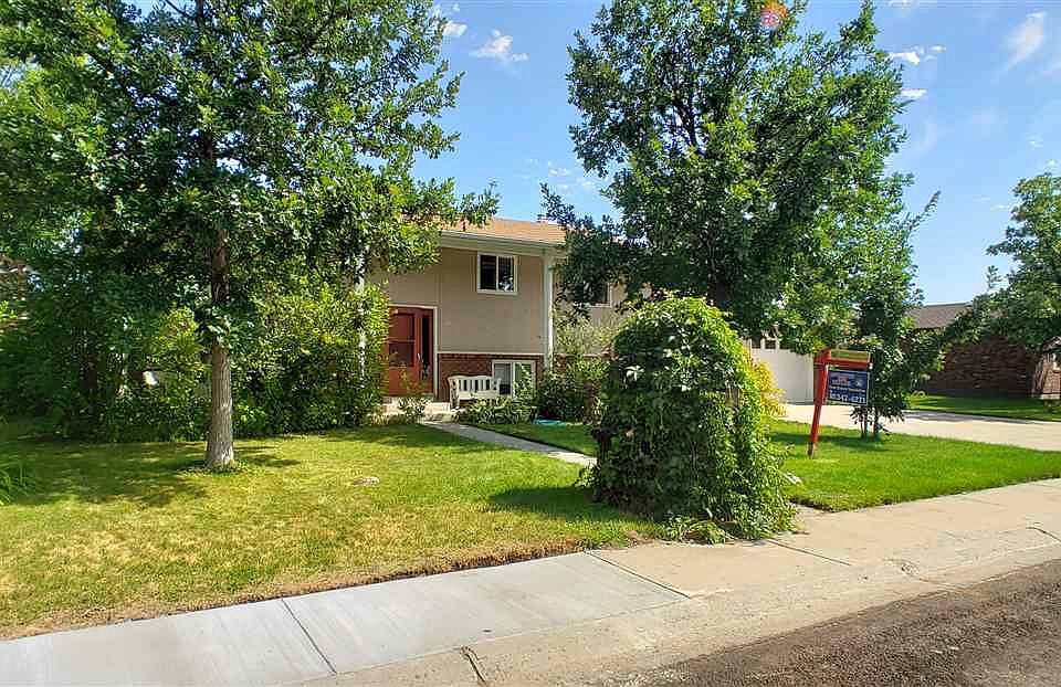 1st image of 408 Bluebell Ln