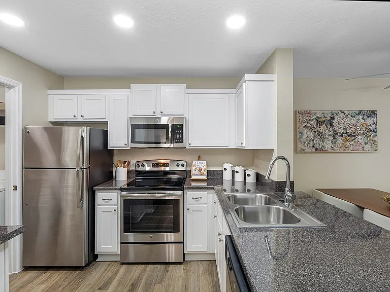 The Colony at Deerwood Apartments — Photo 17