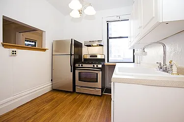 Rented by Barkoff Residential 