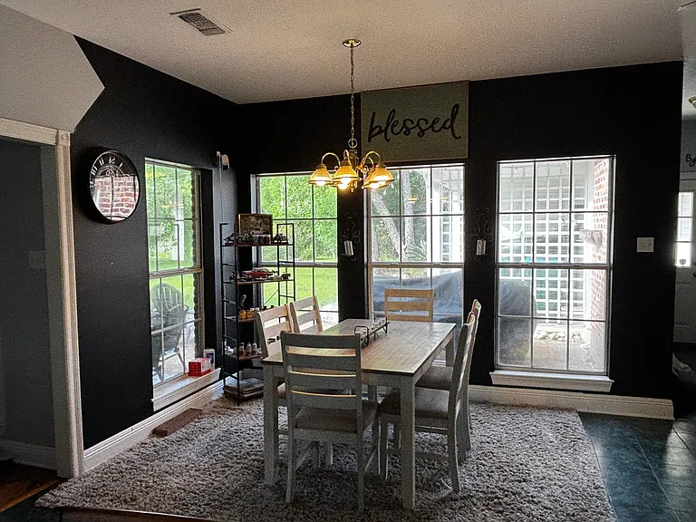 1702 Fairview Dr — Photo 6