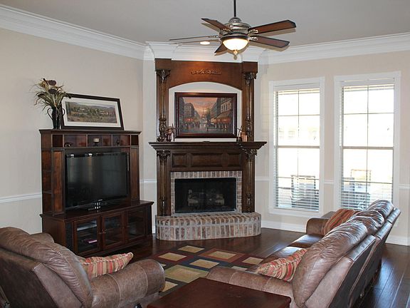 18' x 18' Living Room with gas fireplace 
