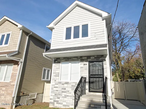 49 Pine St, Staten Island, NY 10301